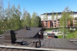 Peltikaton maalaus